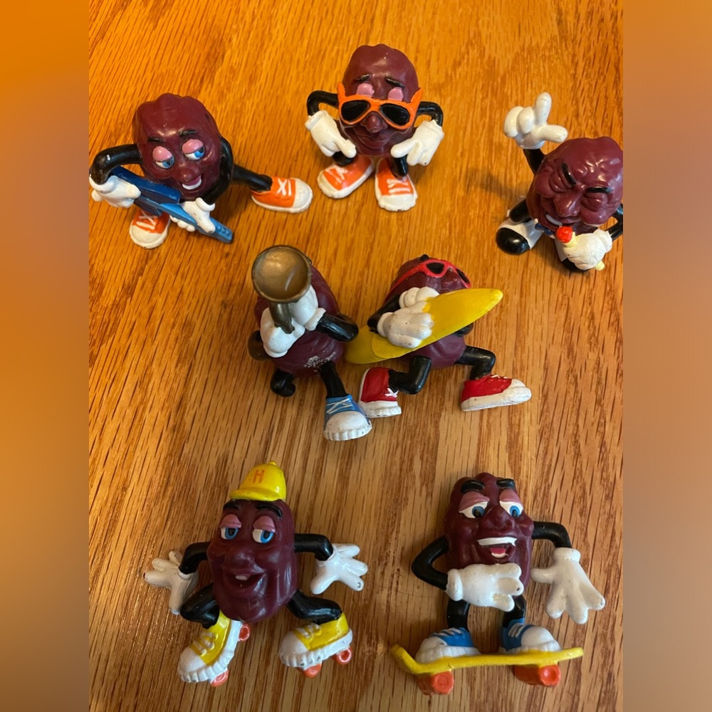Hardee’s California Raisins collectible lot